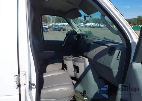 2013 Ford Econoline E350 Super Duty Van из США, поврежденный, VIN 1FTSE3EL6DDA73189